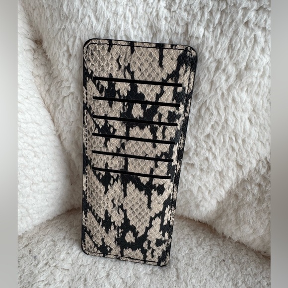 Zalora Malayesia by ALDO women’s wallet only, snake print, like new - Picture 4 of 4